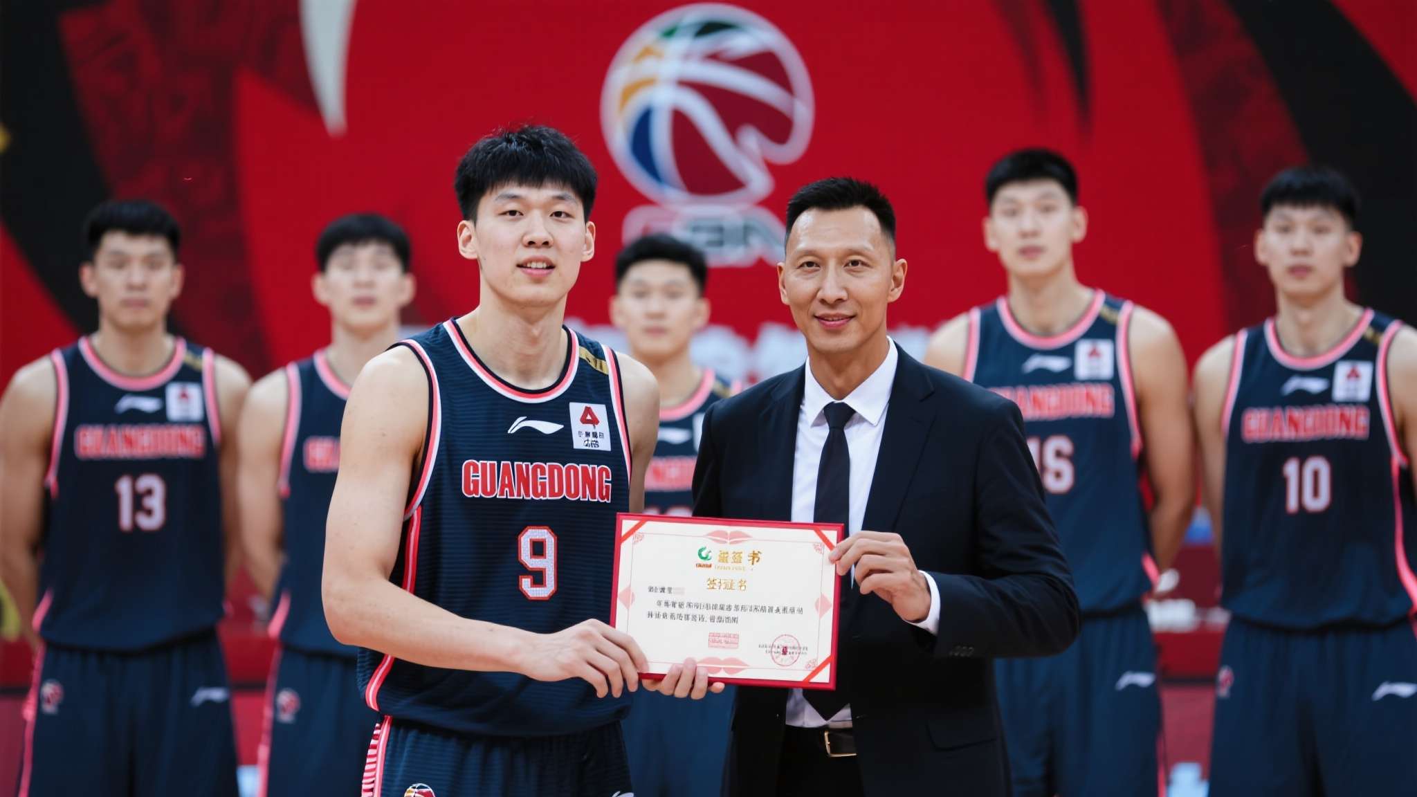 宏远早报!李春江回归主场观赛,徐昕签新合同,奎因有望续约留队 宏远早报!李春江回归主场观赛,徐昕签新合同,奎因有望续约留队